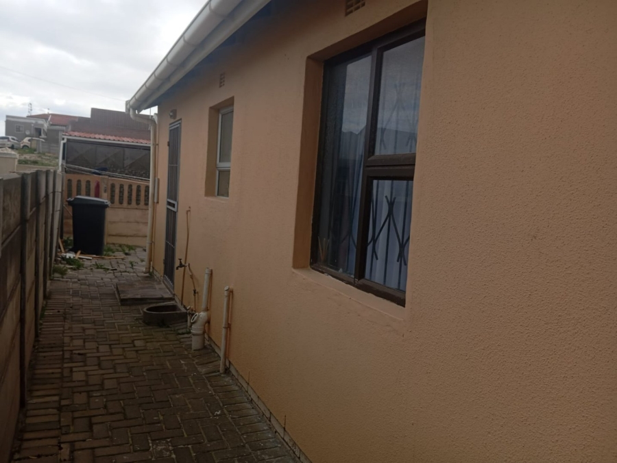  Bedroom Property for Sale in Llitha Park Western Cape